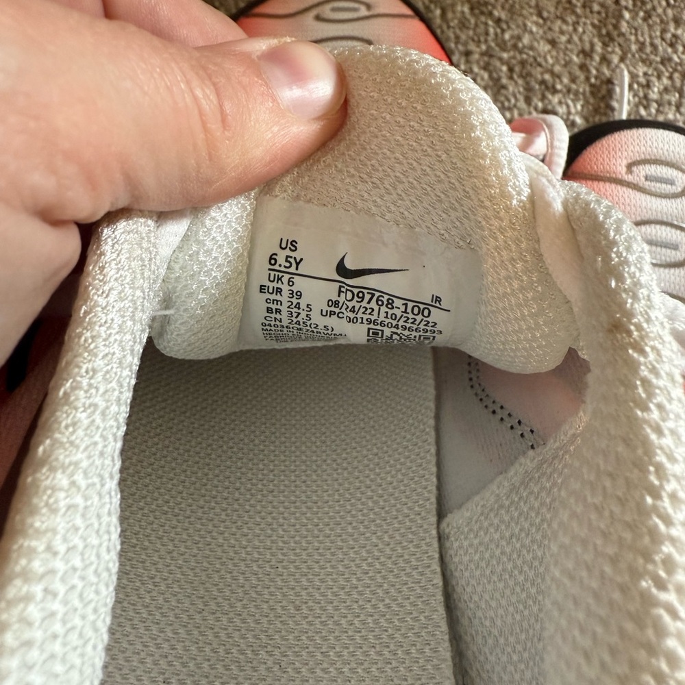 Nike Red and Black Wave Sneakers - Picture 5 of 5
